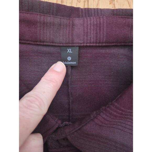 Lululemon Men's Burgundy Plaid Masons Peak Button Up Flannel Shirt - XL - Picture 3 of 6